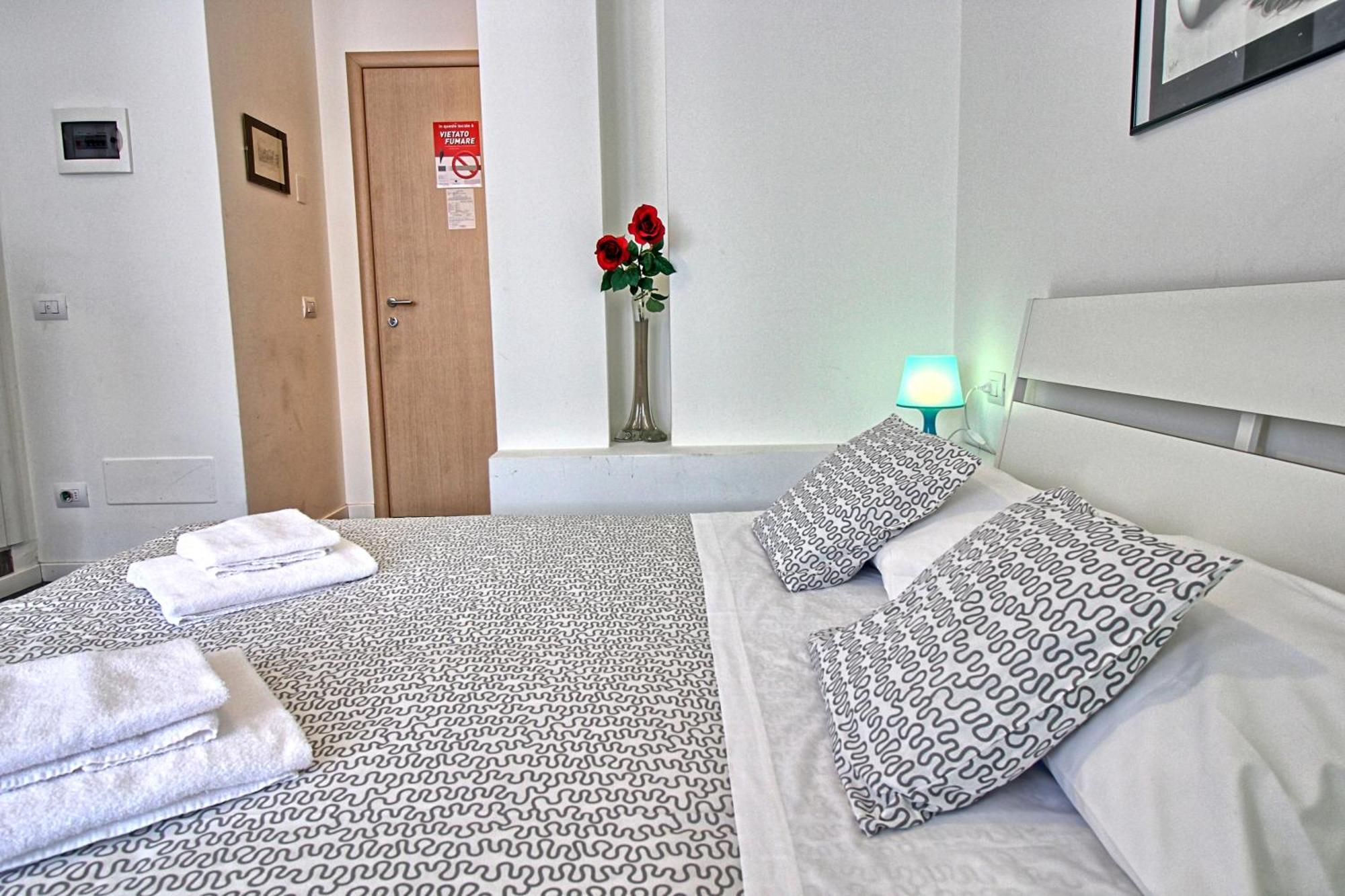 Residenza Manzoni Como Centre Екстериор снимка